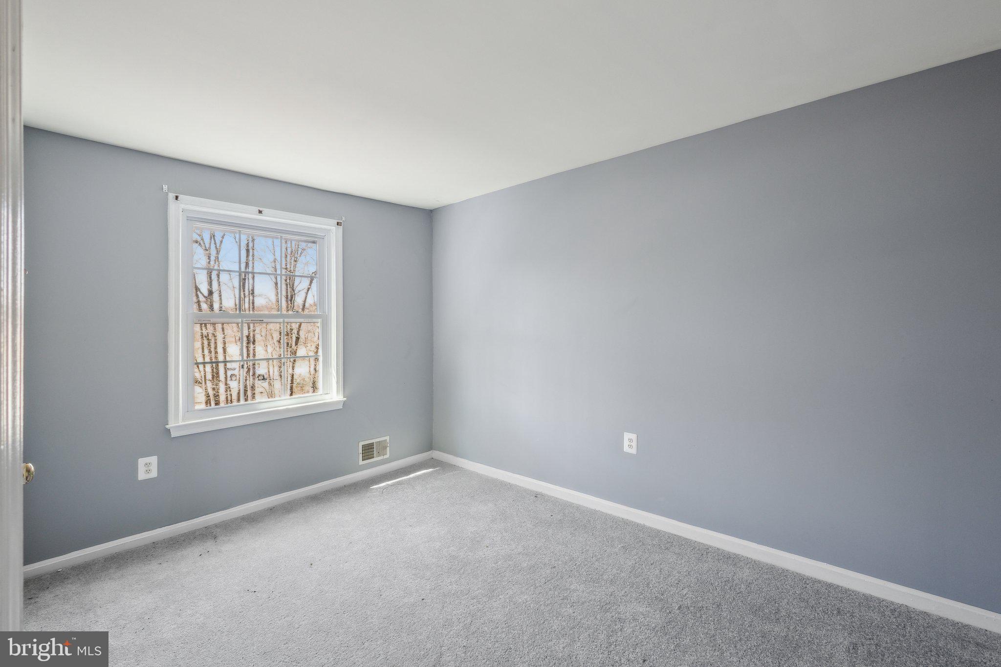 PINEWOOD LAKE - Residential