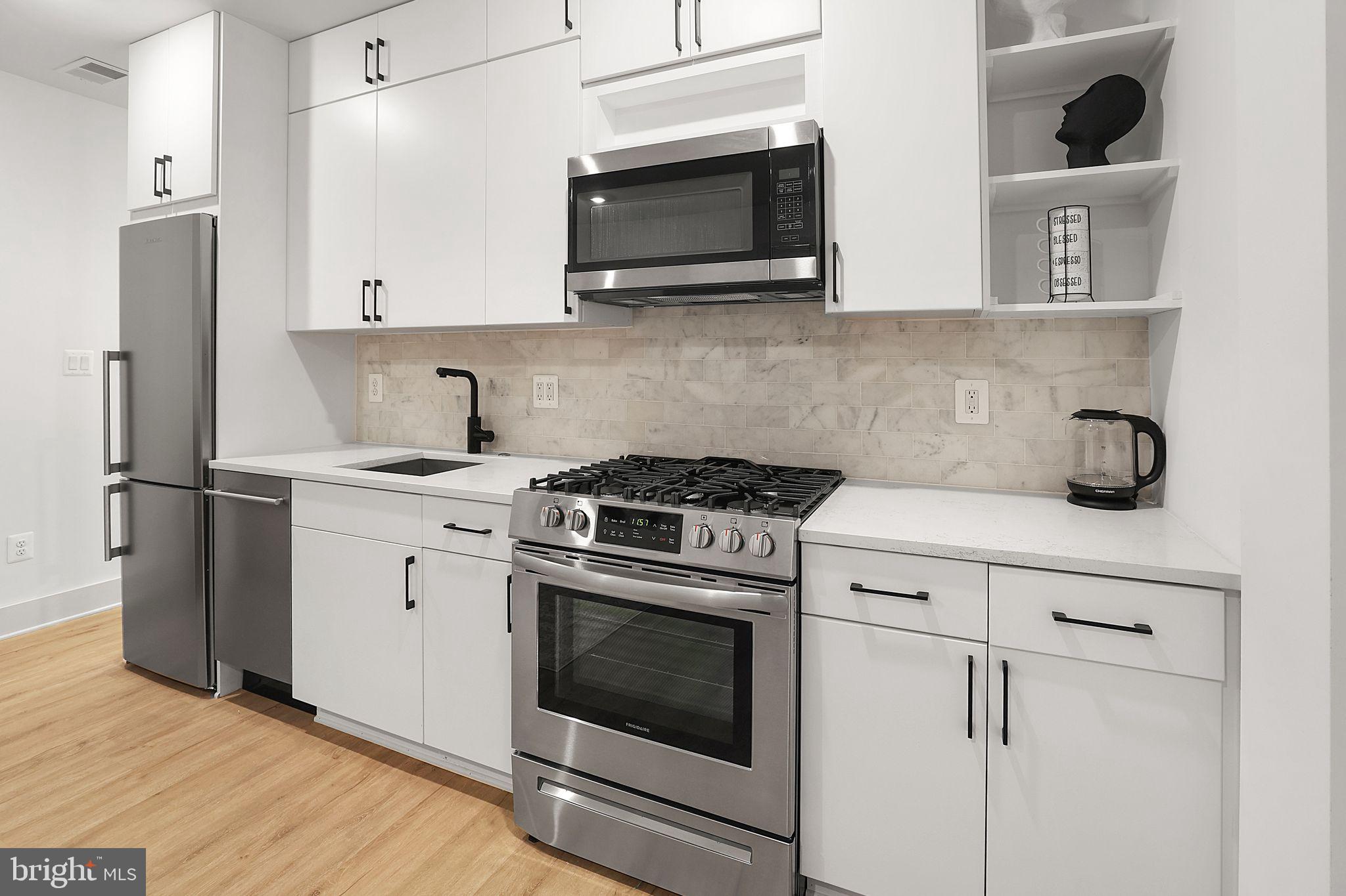 256 15TH STREET SE 1