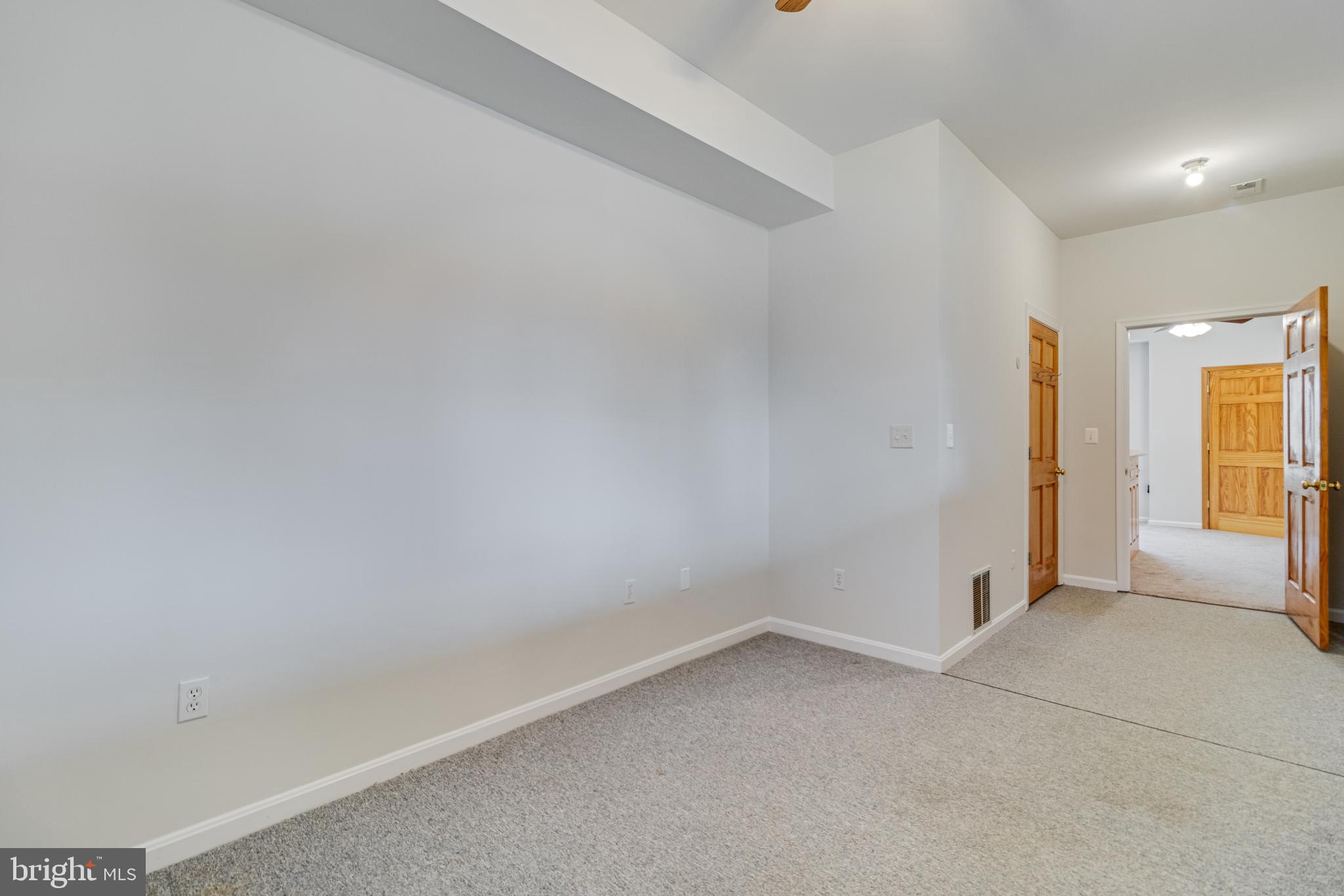 HUGGER - Residential