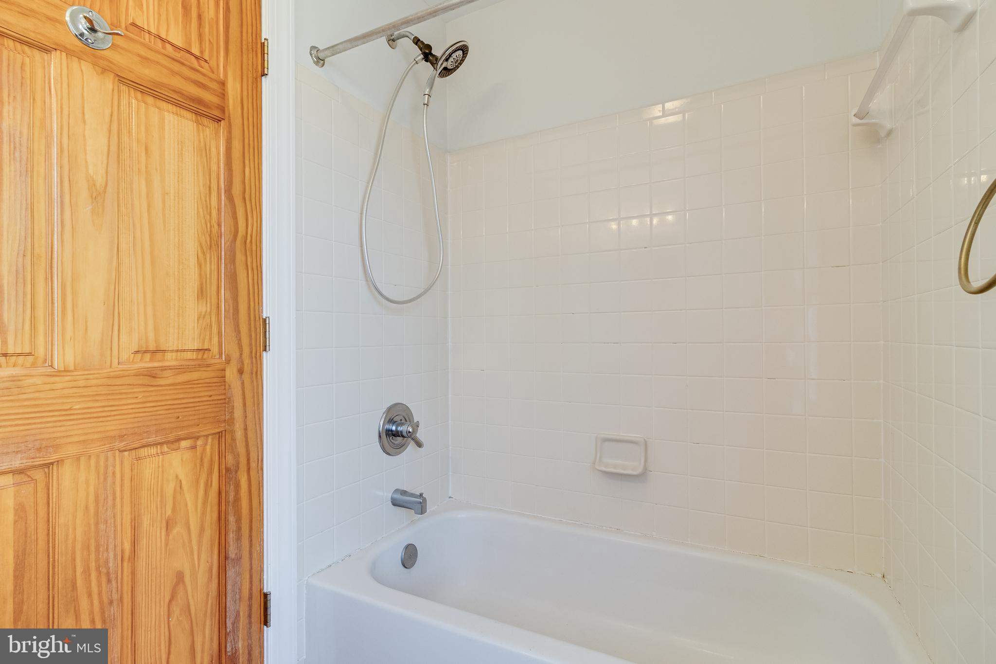 HUGGER - Residential