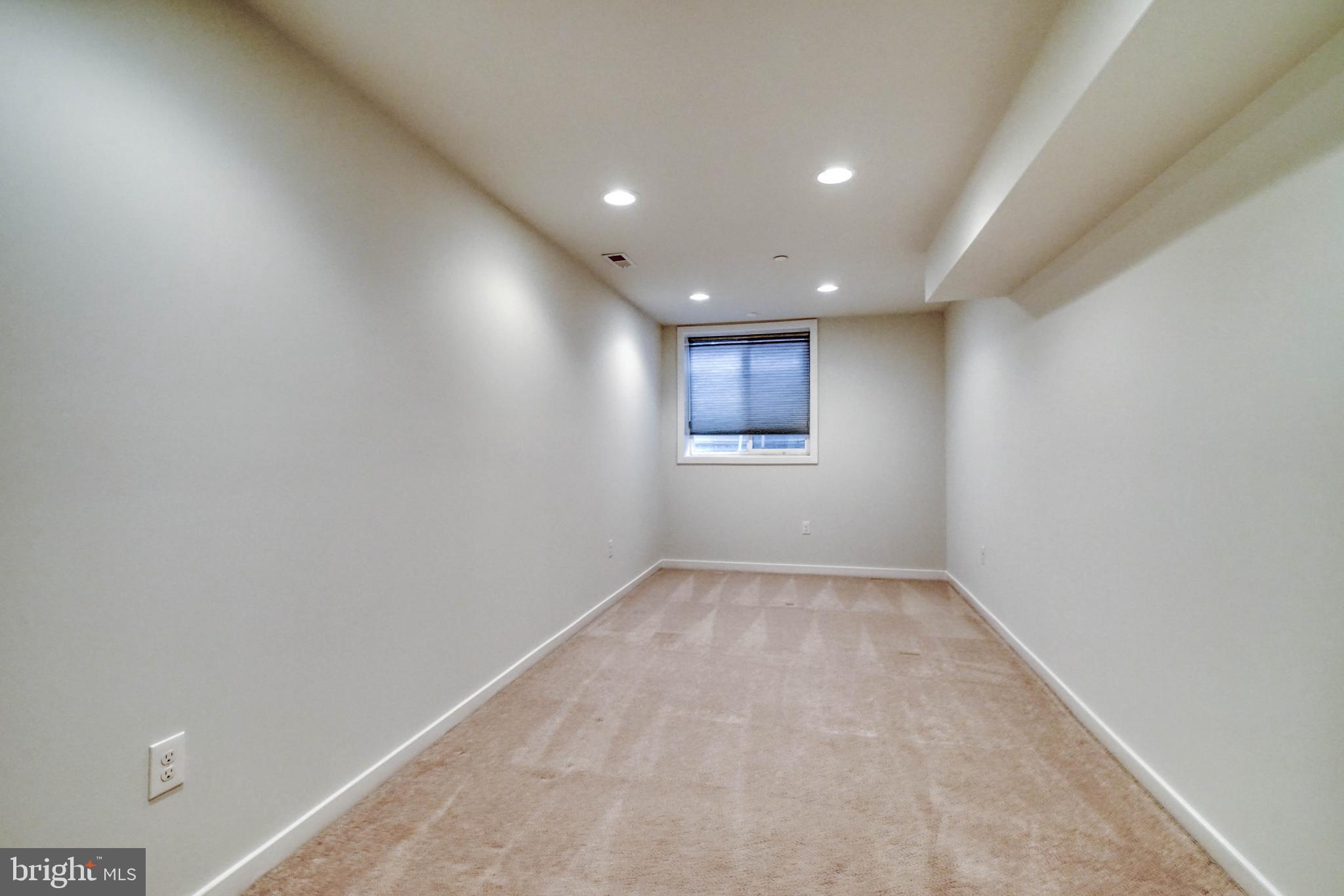 GRADUATE HOSPITAL - Residential Lease