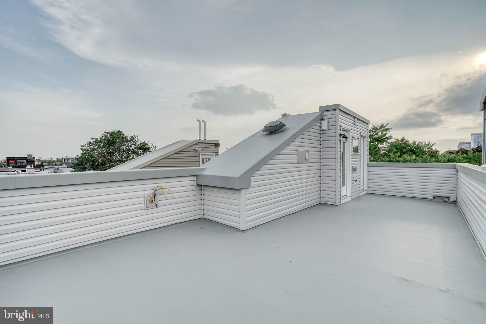 GRADUATE HOSPITAL - Residential Lease