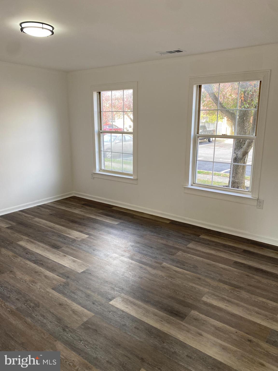 HUNTINGTON MEADOWS - Residential Lease