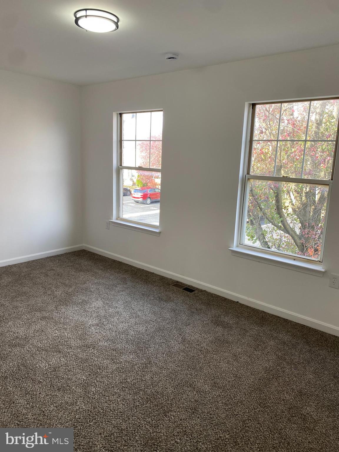 HUNTINGTON MEADOWS - Residential Lease