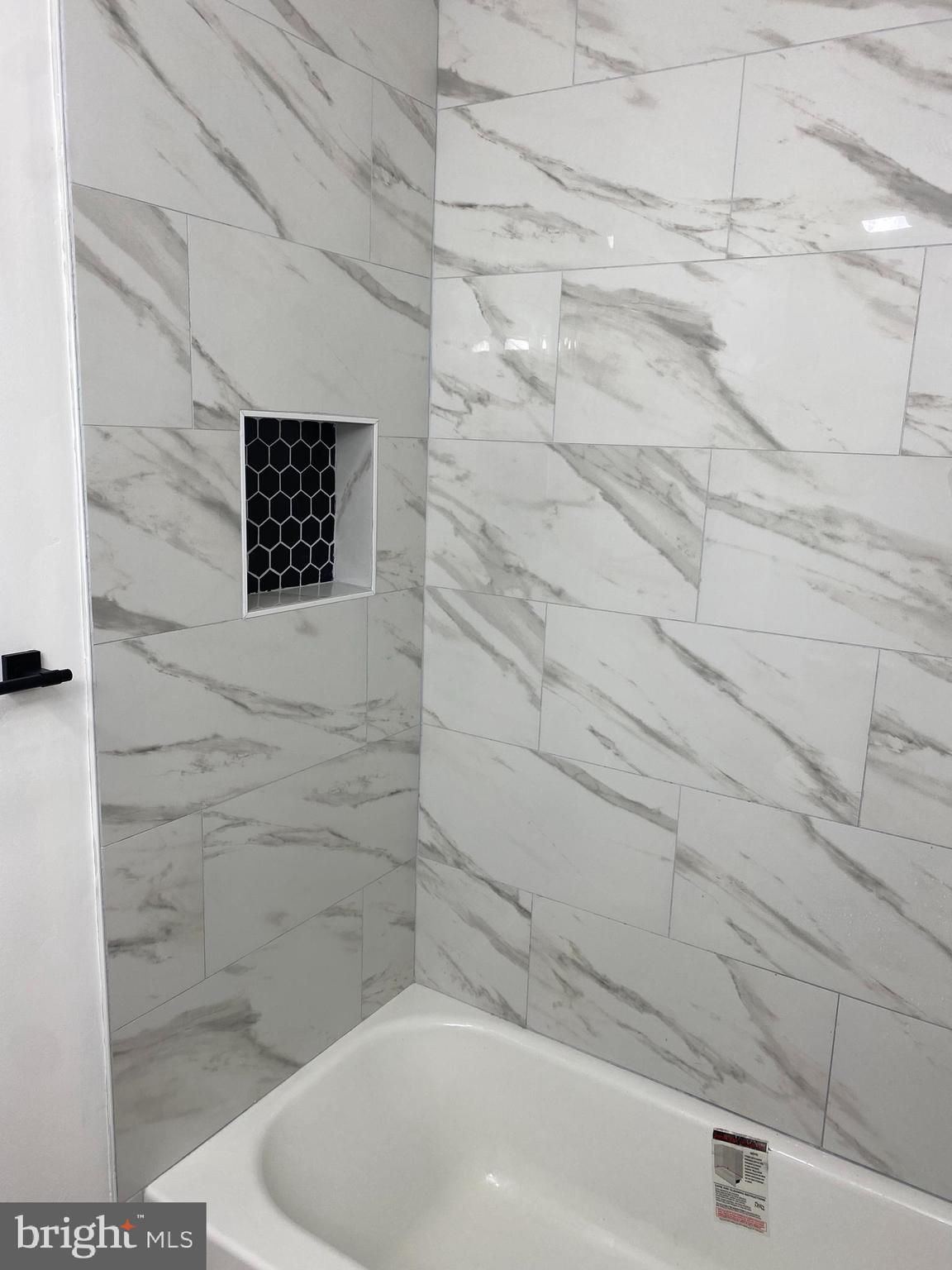 HUNTINGTON MEADOWS - Residential Lease