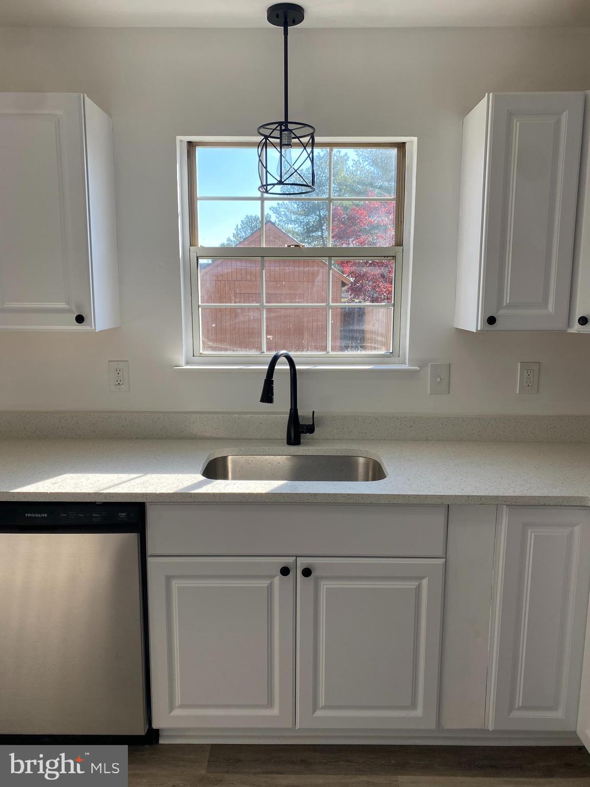 HUNTINGTON MEADOWS - Residential Lease