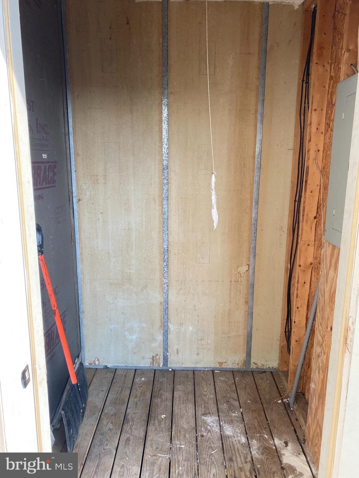 HUNTINGTON MEADOWS - Residential Lease