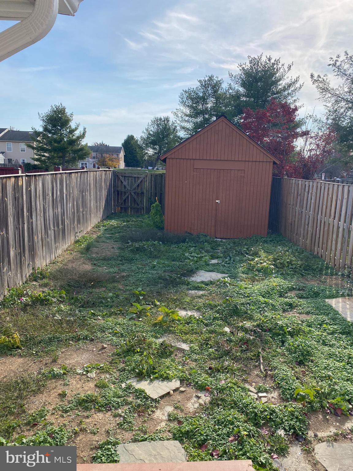 HUNTINGTON MEADOWS - Residential Lease