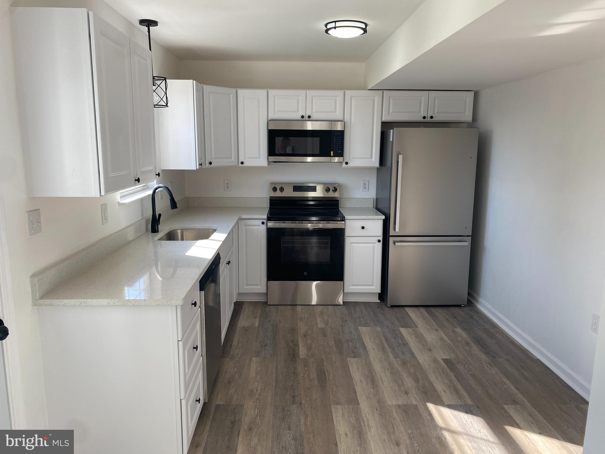 HUNTINGTON MEADOWS - Residential Lease