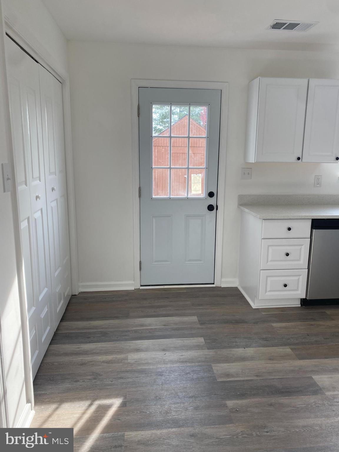 HUNTINGTON MEADOWS - Residential Lease