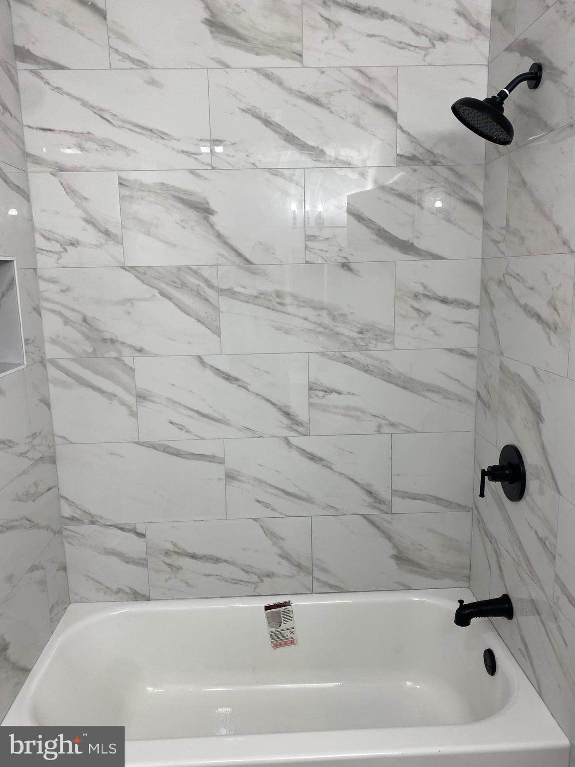 HUNTINGTON MEADOWS - Residential Lease