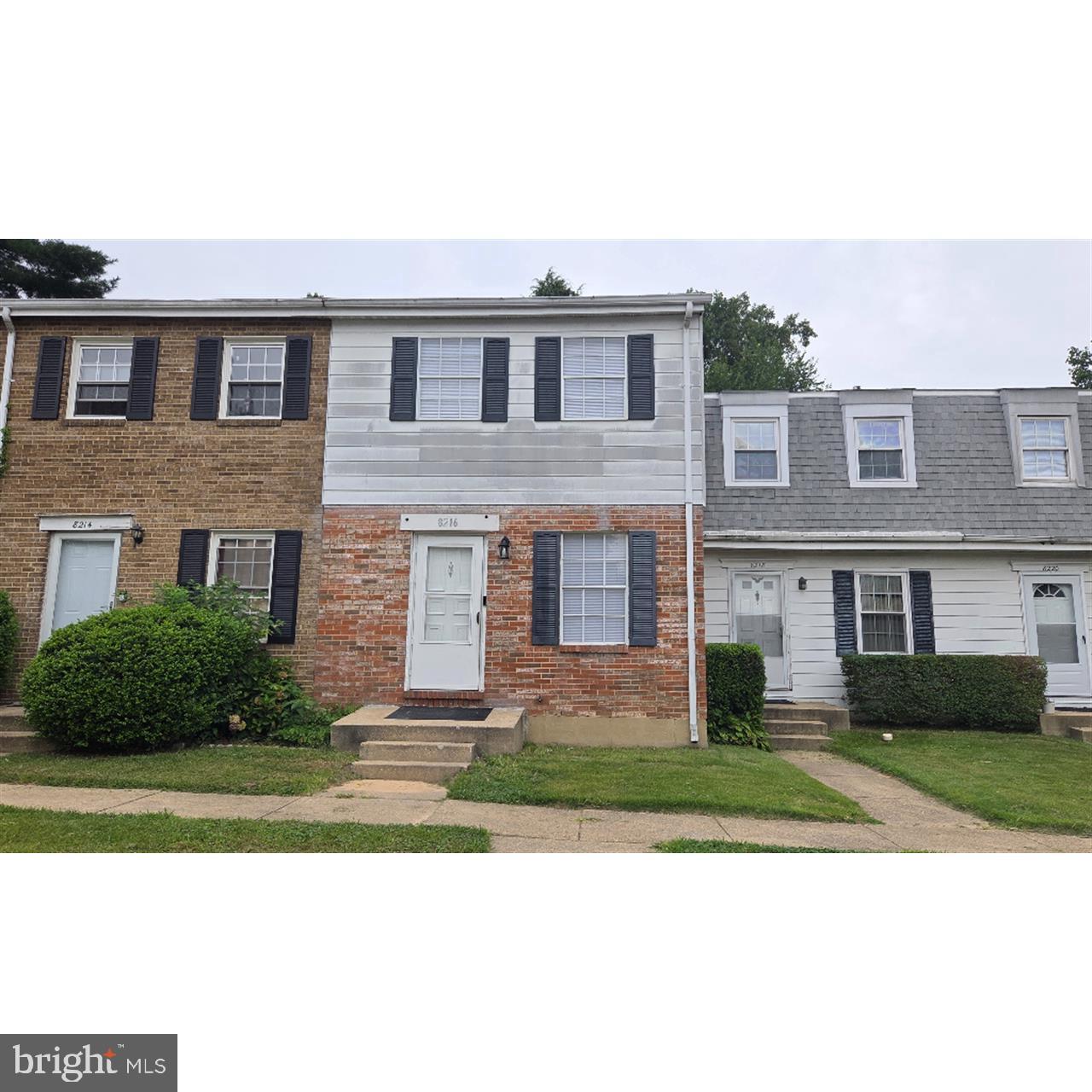 Updated and move-in ready!
Open concept layout with a bright airy flow.
Luxury Vinyl Plank Flooring on all three levels, durable and easy to clean!
Modern, bright LED lighting throughout. Ceiling lights in every room!
Fully Fenced Backyard
Washer and Dryer in the basement with full hookups.