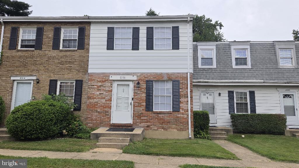 Updated and move-in ready!
Open concept layout with a bright airy flow.
Luxury Vinyl Plank Flooring on all three levels, durable and easy to clean!
Modern, bright LED lighting throughout. Ceiling lights in every room!
Fully Fenced Backyard
Washer and Dryer in the basement with full hookups.