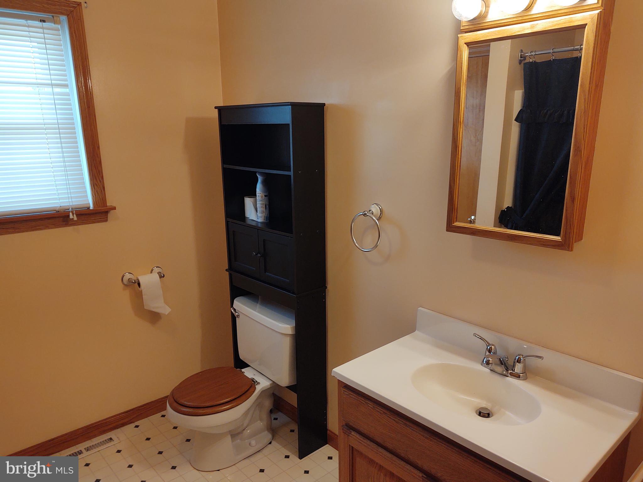 CENTRE HALL - Residential