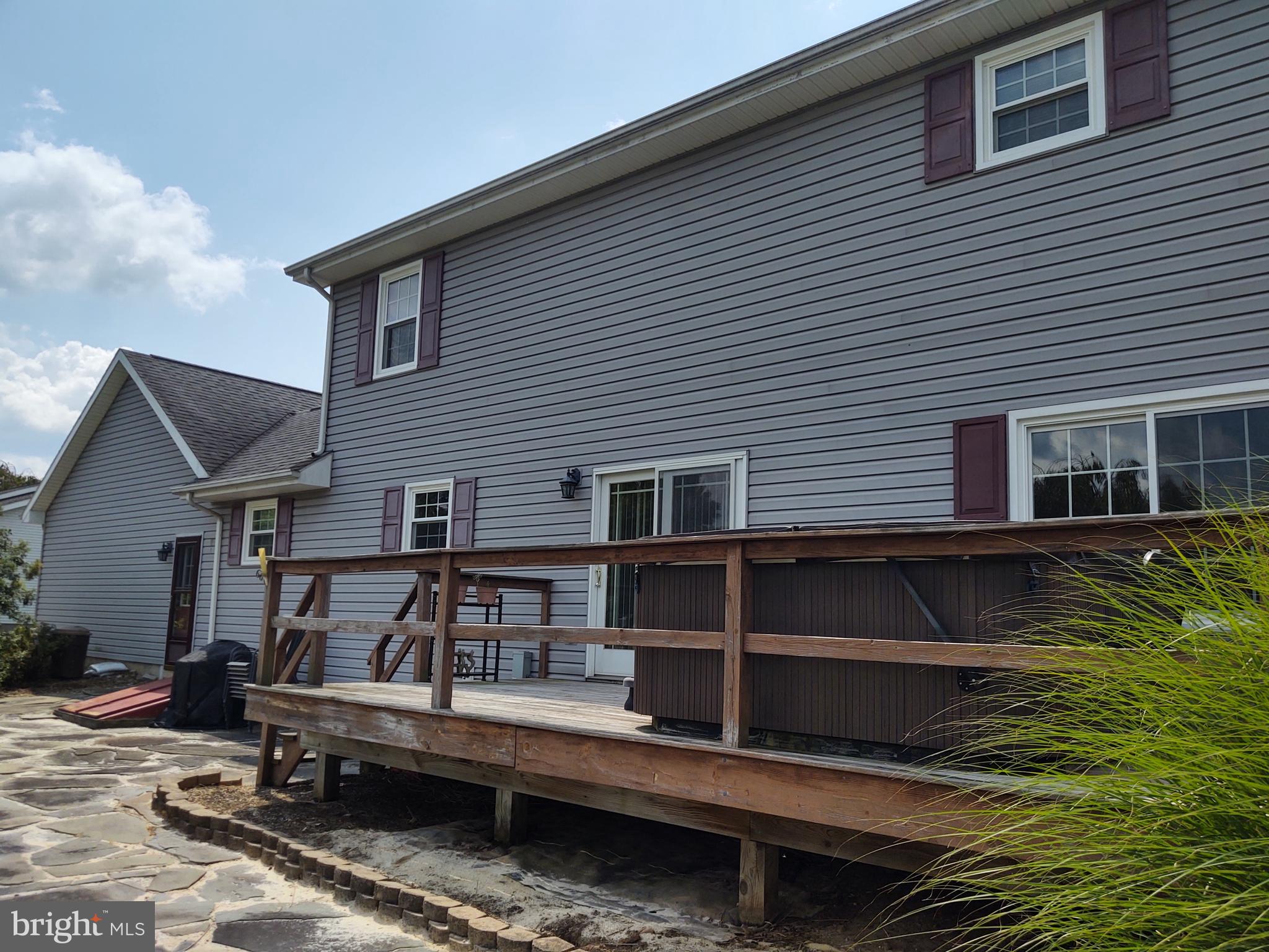 CENTRE HALL - Residential