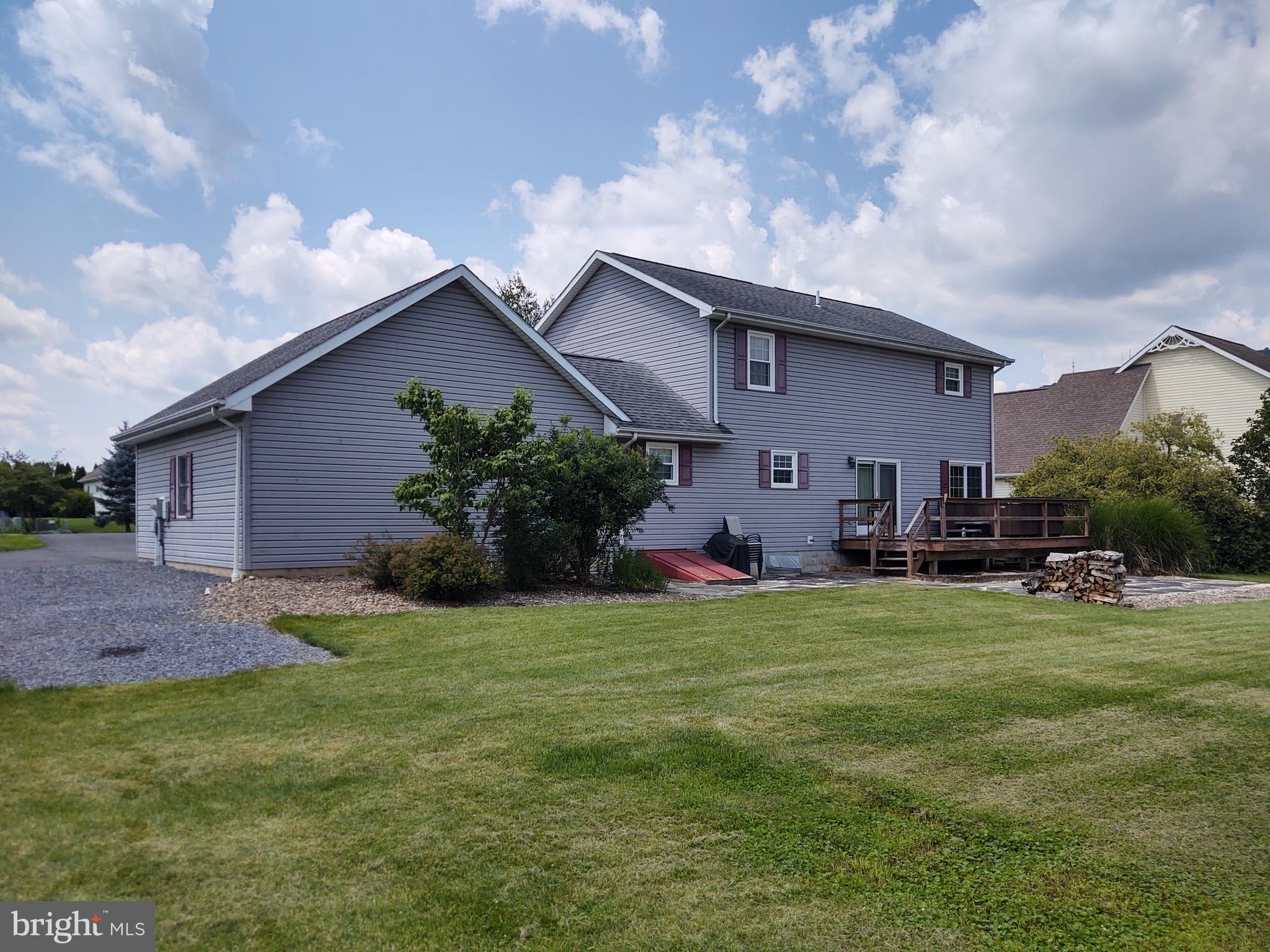 CENTRE HALL - Residential