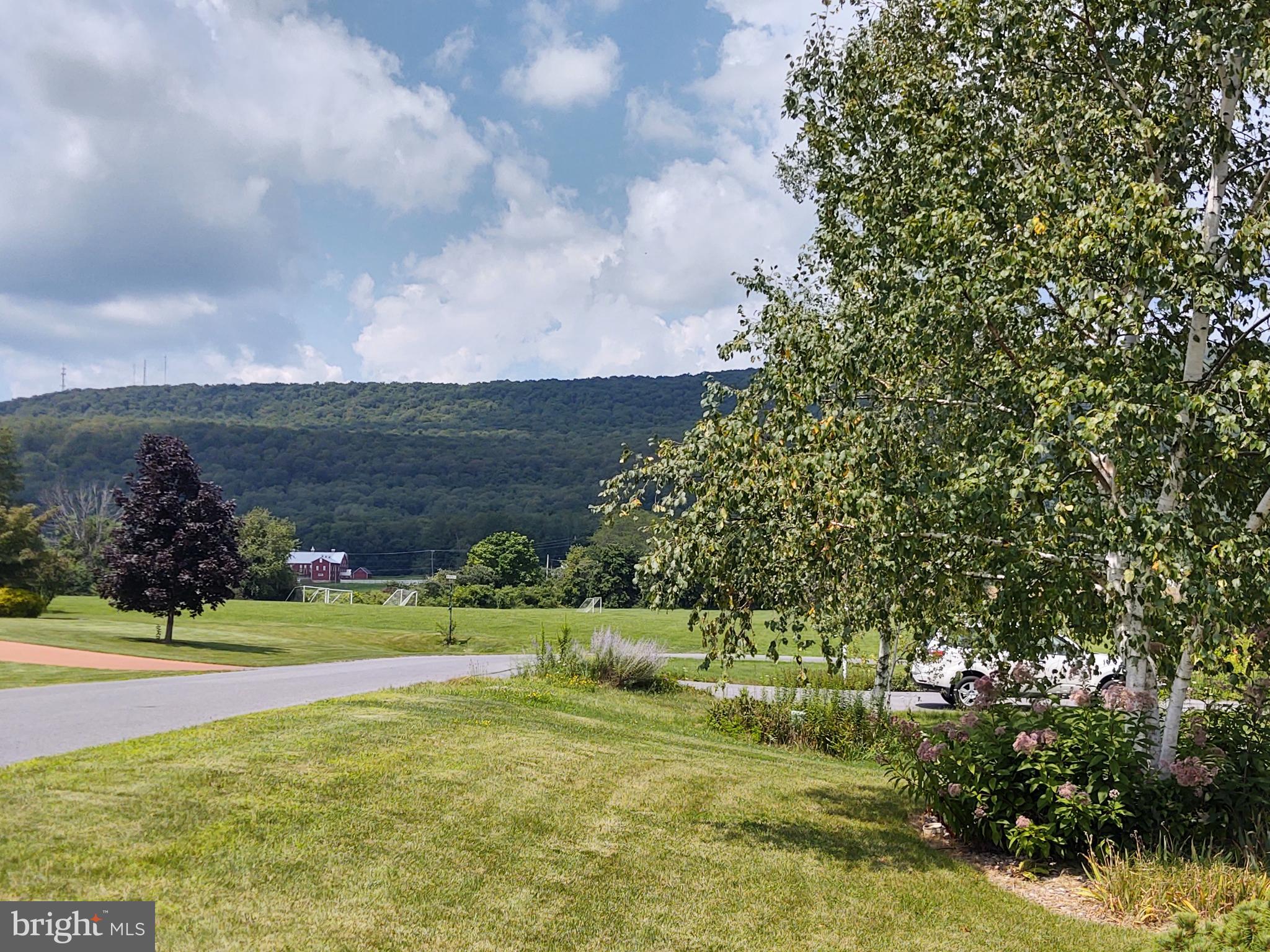 CENTRE HALL - Residential