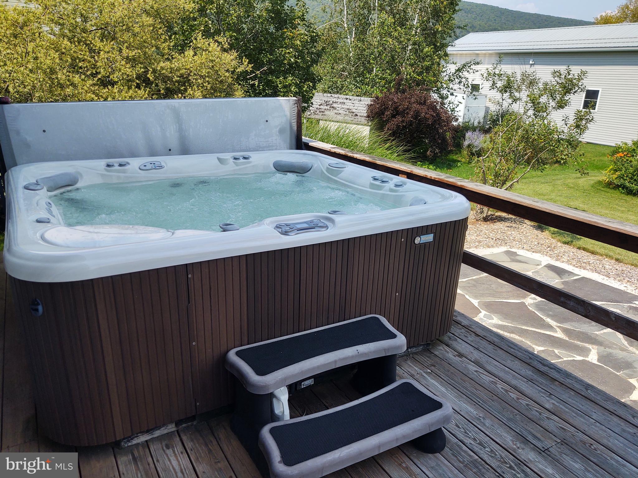 CENTRE HALL - Residential