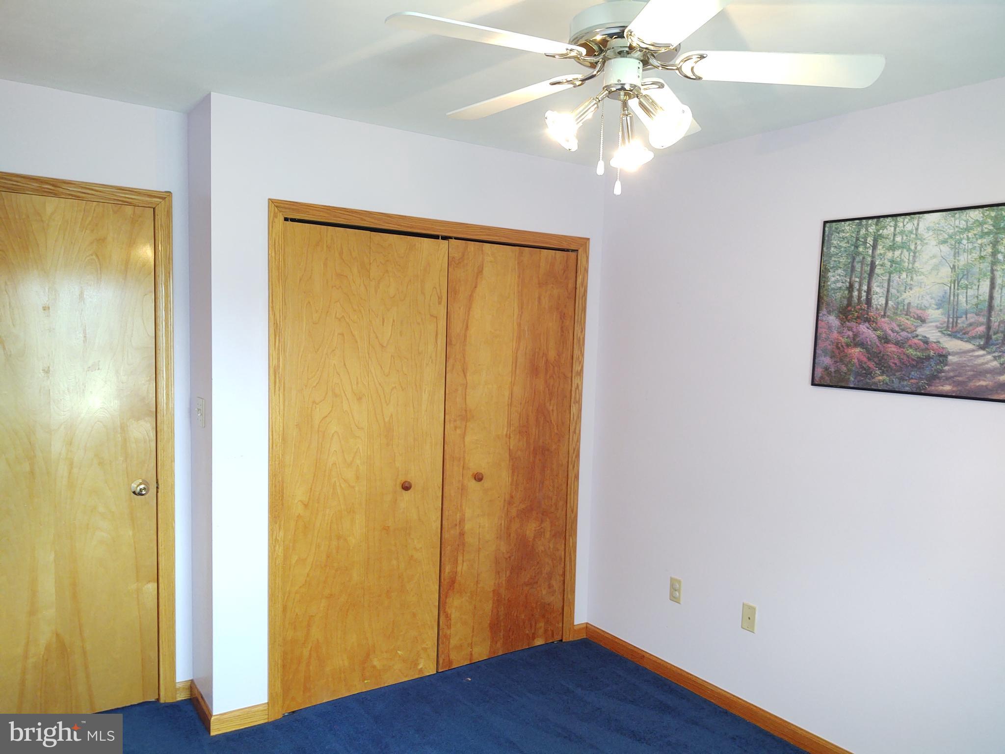 CENTRE HALL - Residential