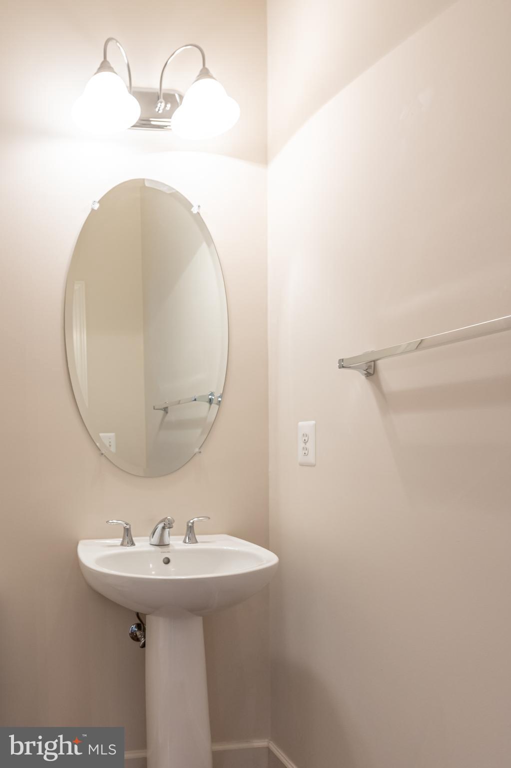 SHIRLINGTON CREST - Residential Lease