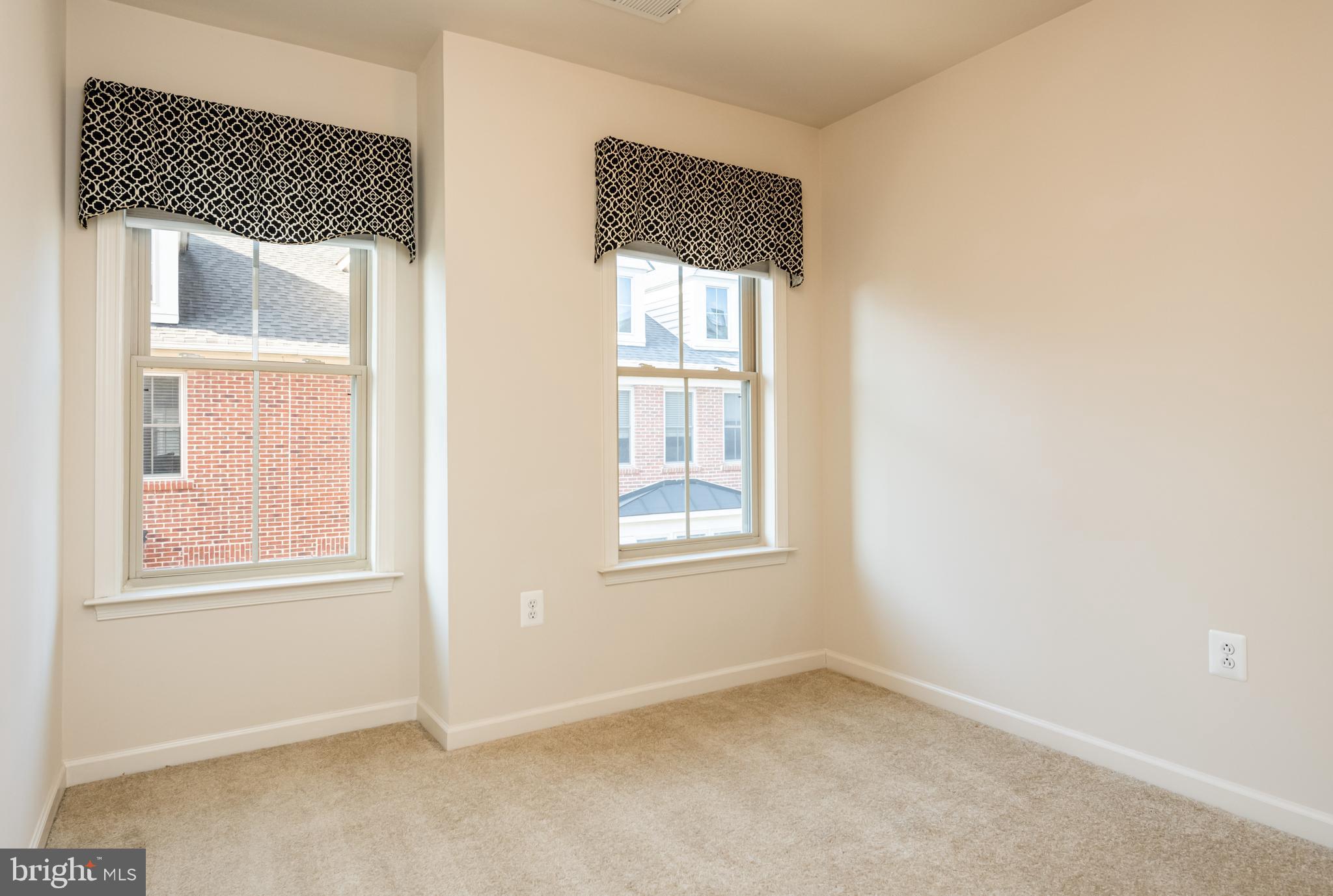 SHIRLINGTON CREST - Residential Lease