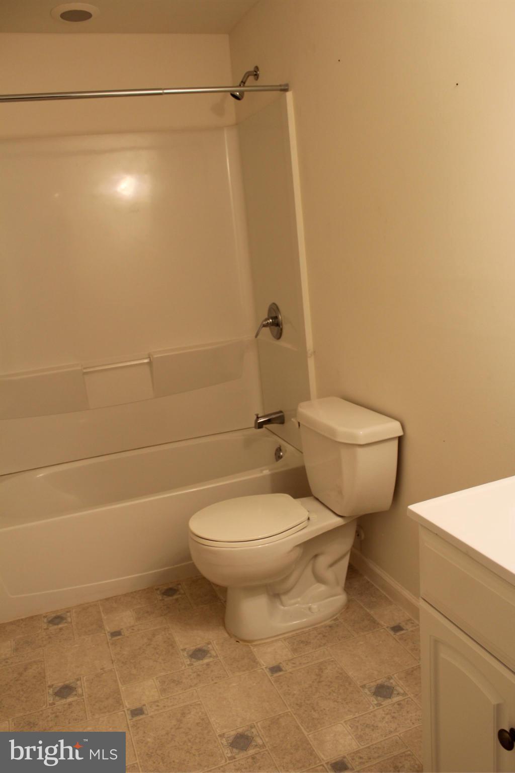 THE GLEN (SALEM FIELDS) - Residential Lease