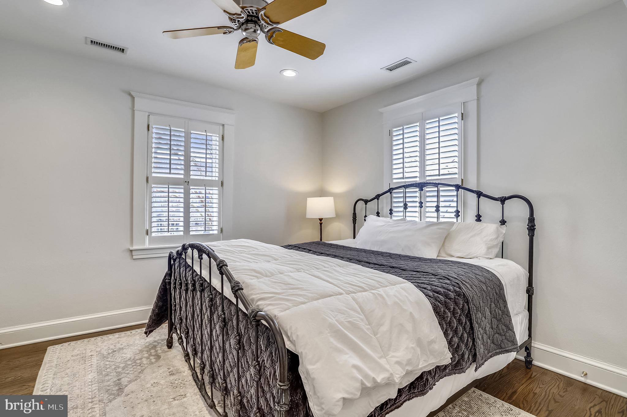 MURRAY HILL - Residential