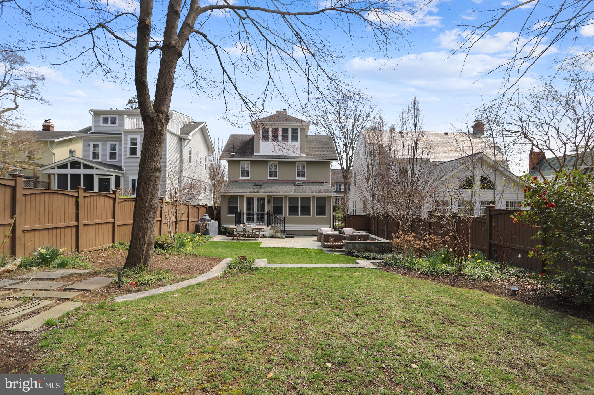 MURRAY HILL - Residential