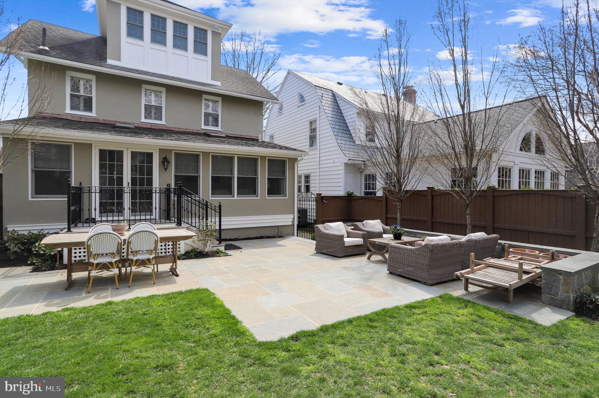 MURRAY HILL - Residential