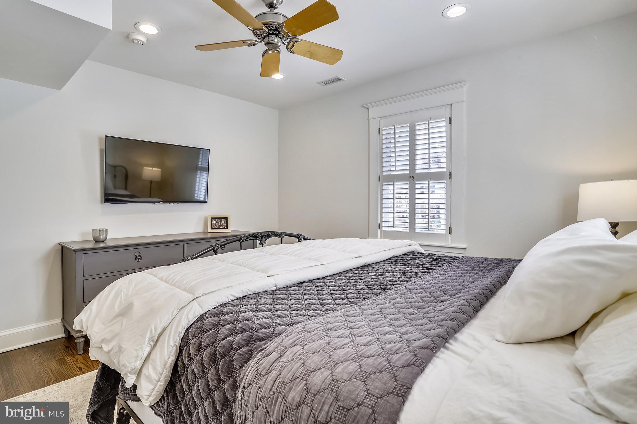 MURRAY HILL - Residential