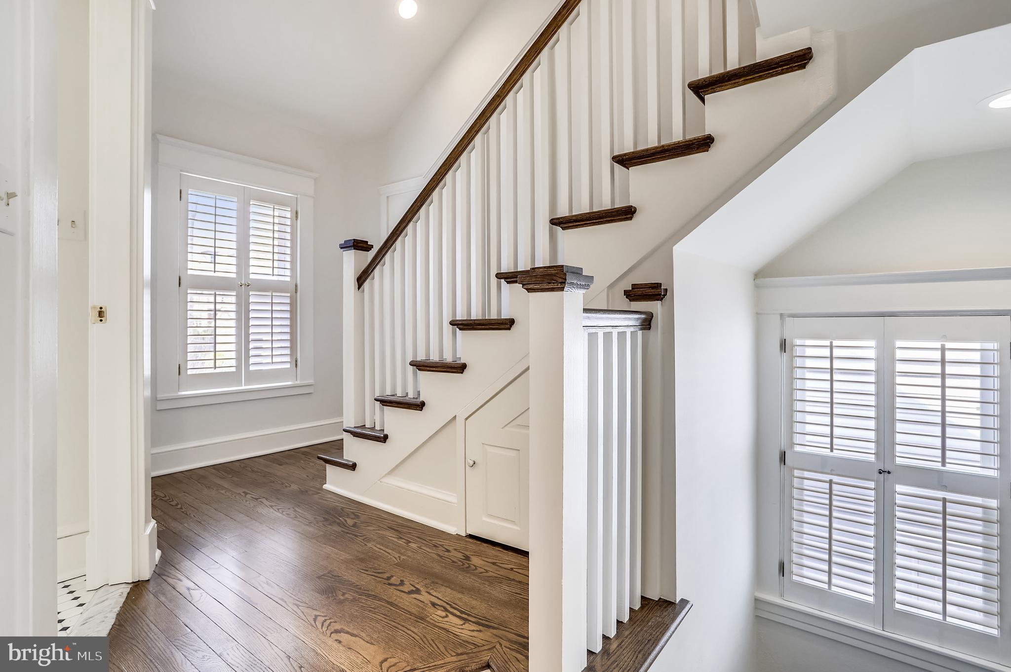 MURRAY HILL - Residential