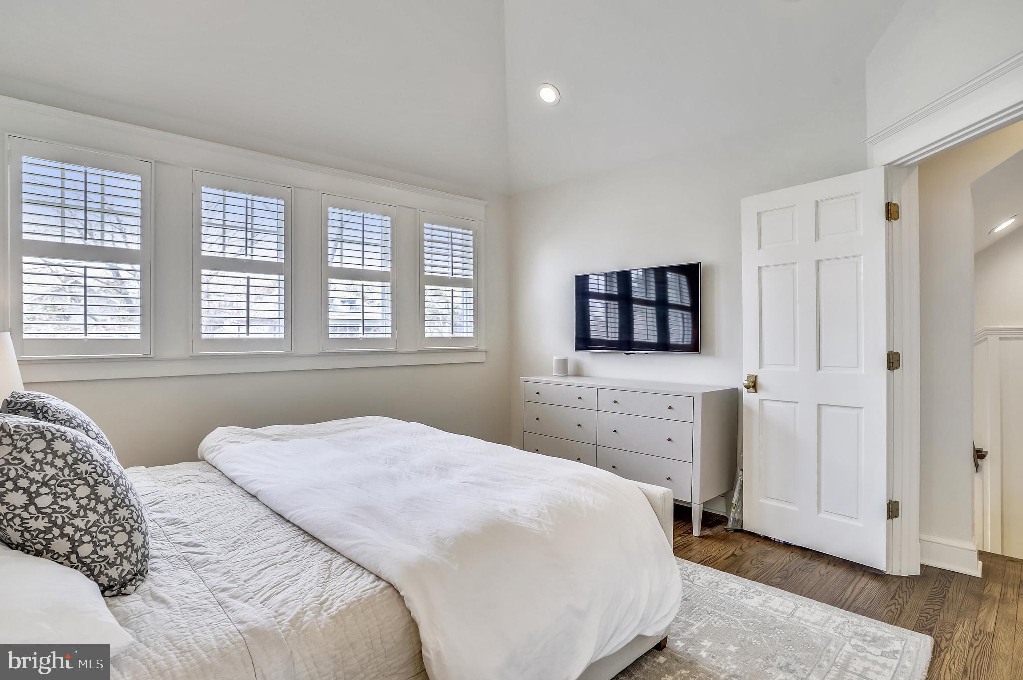 MURRAY HILL - Residential