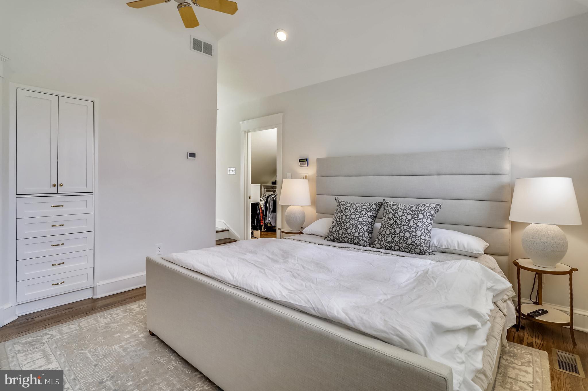 MURRAY HILL - Residential