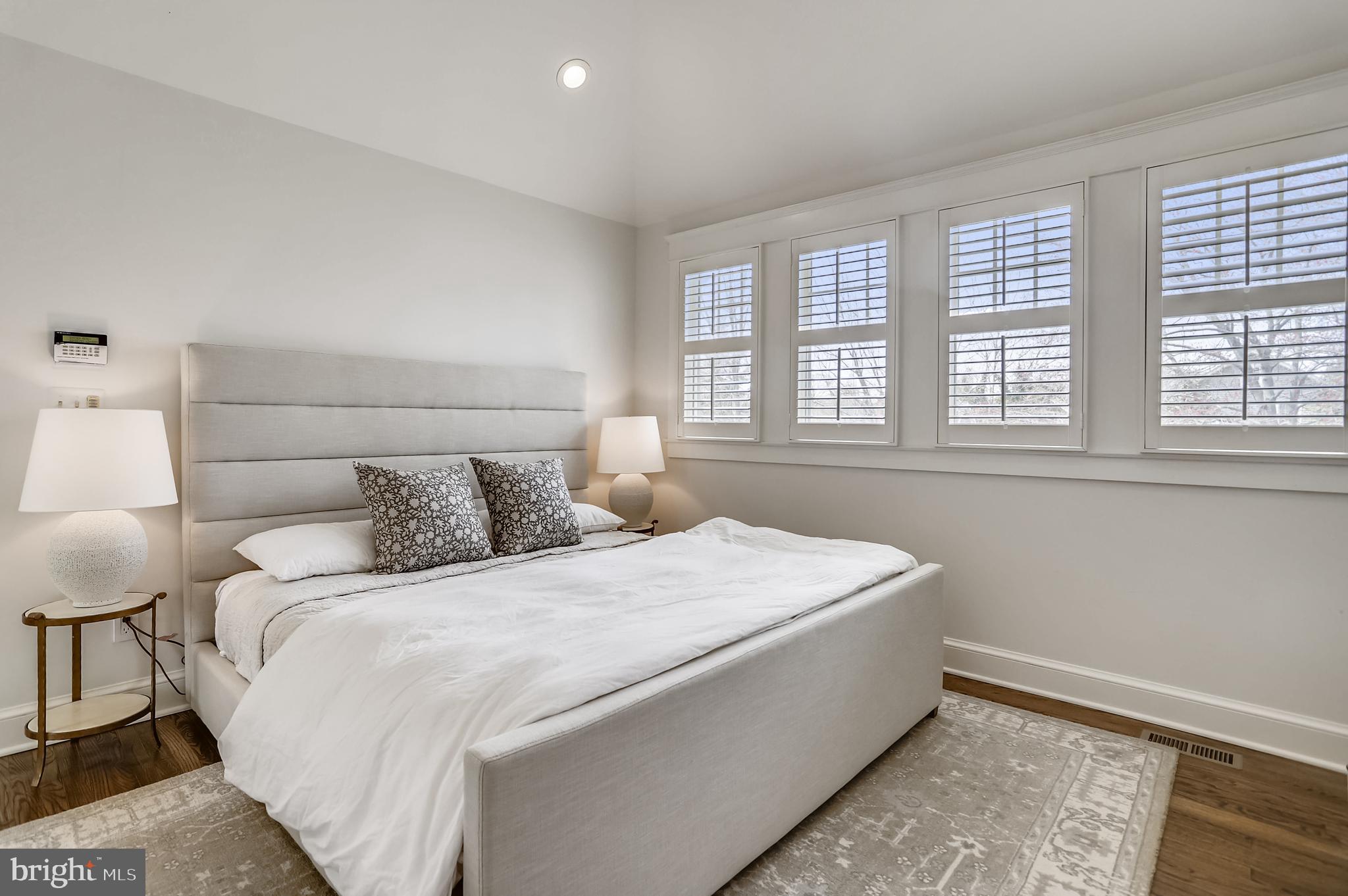 MURRAY HILL - Residential