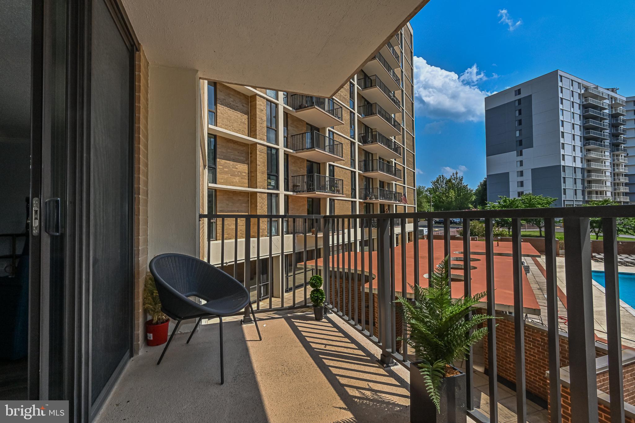 MCLEAN HOUSE - Residential