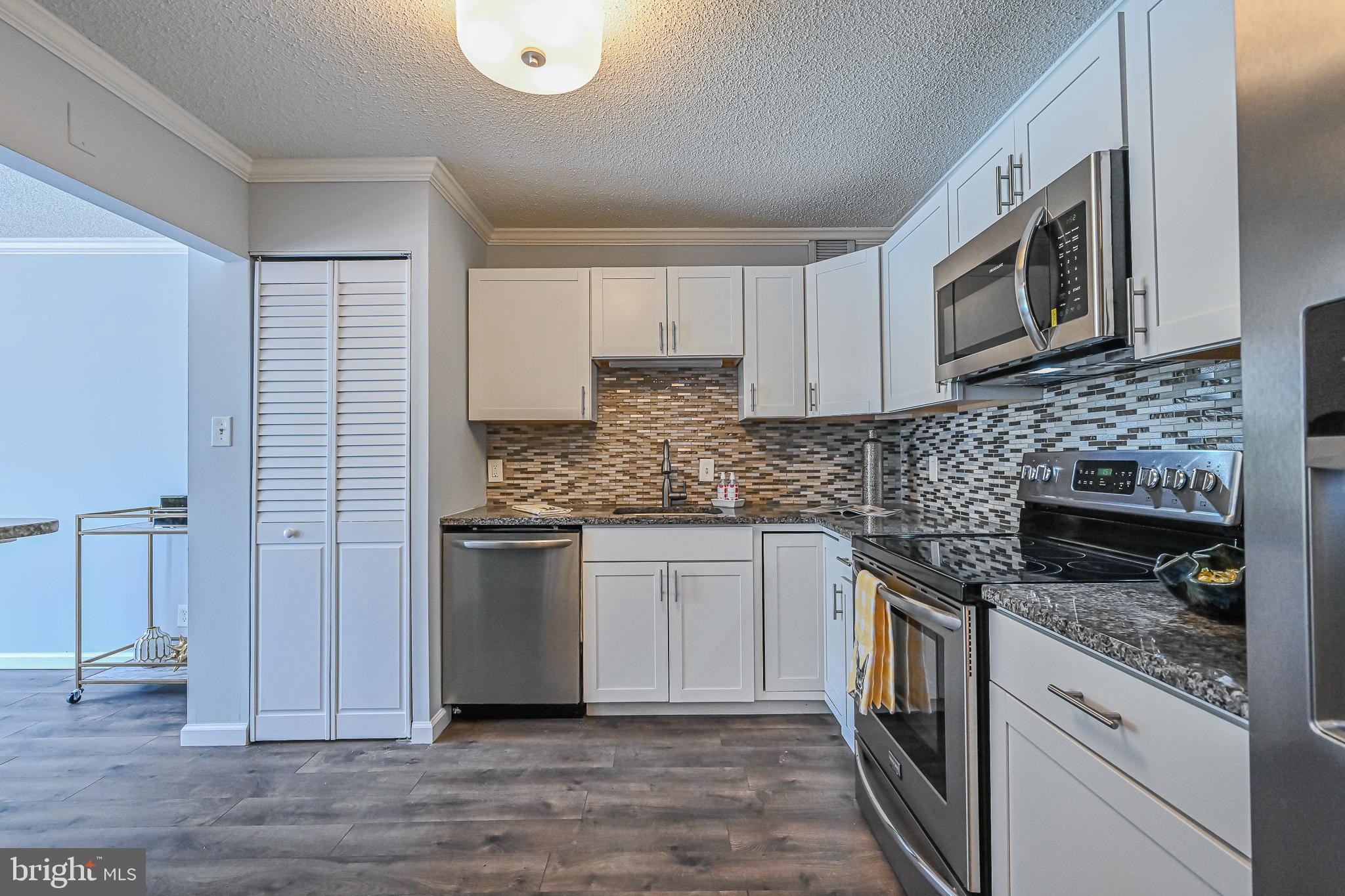 MCLEAN HOUSE - Residential