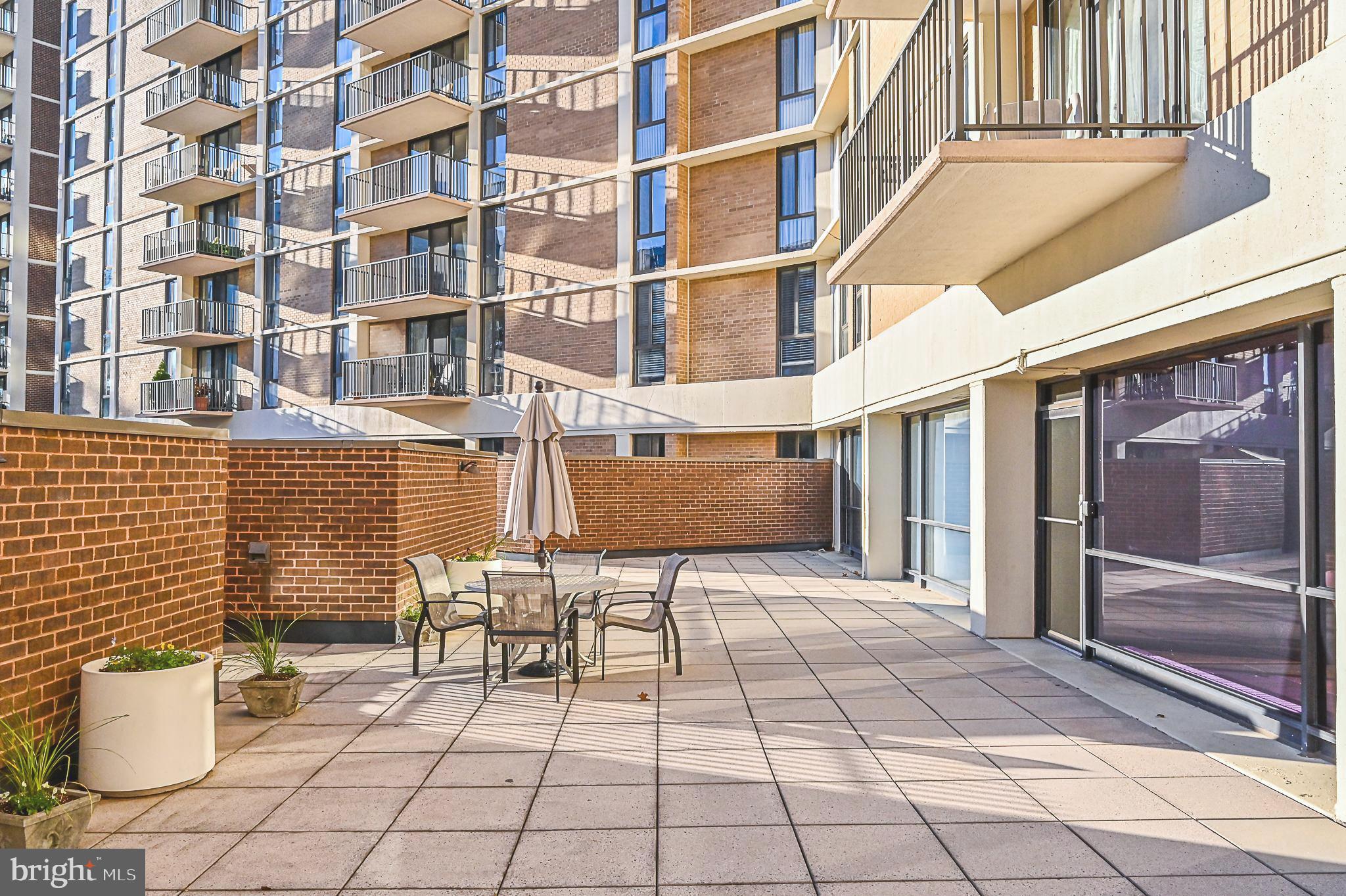 MCLEAN HOUSE - Residential