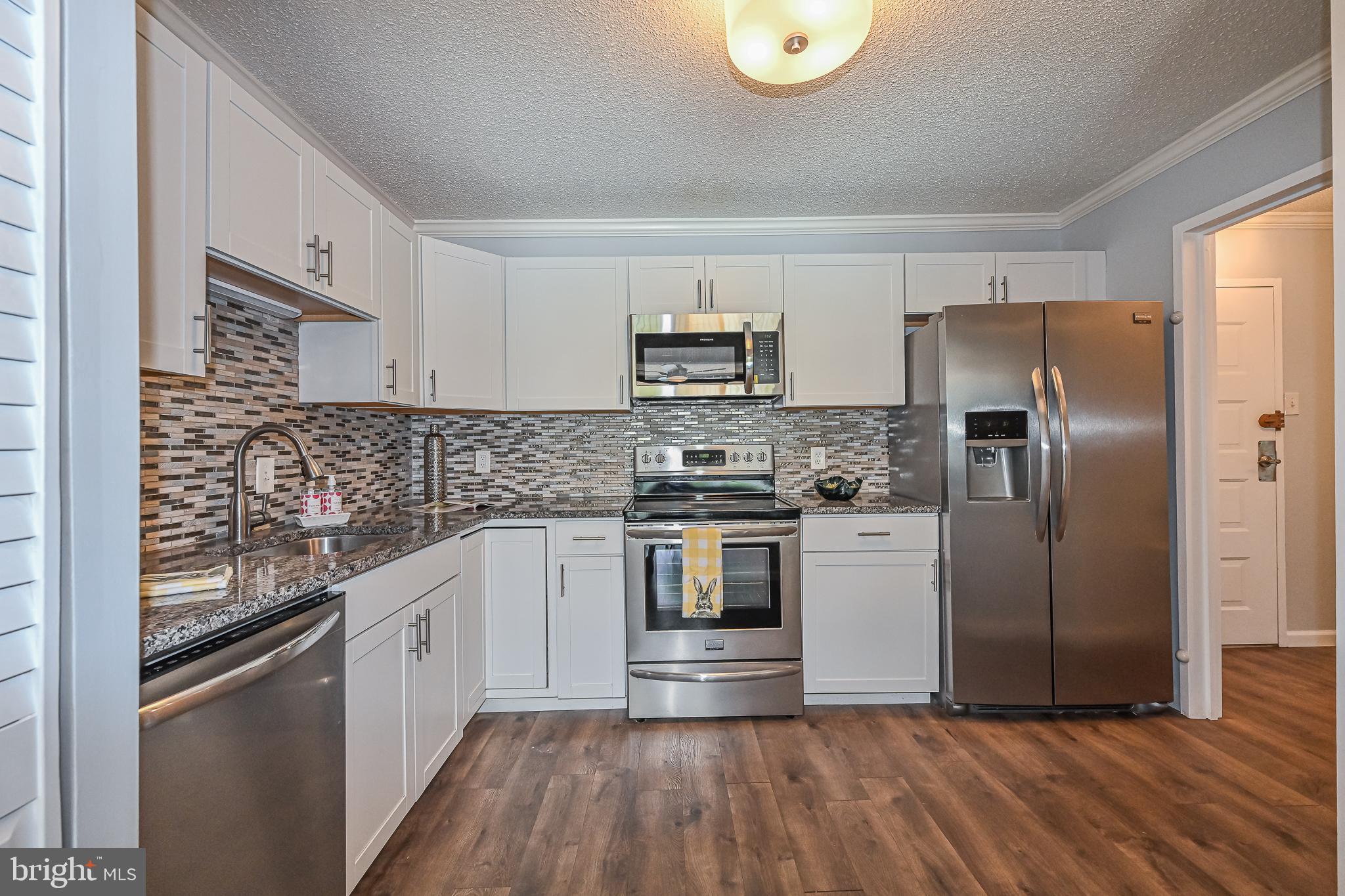 MCLEAN HOUSE - Residential