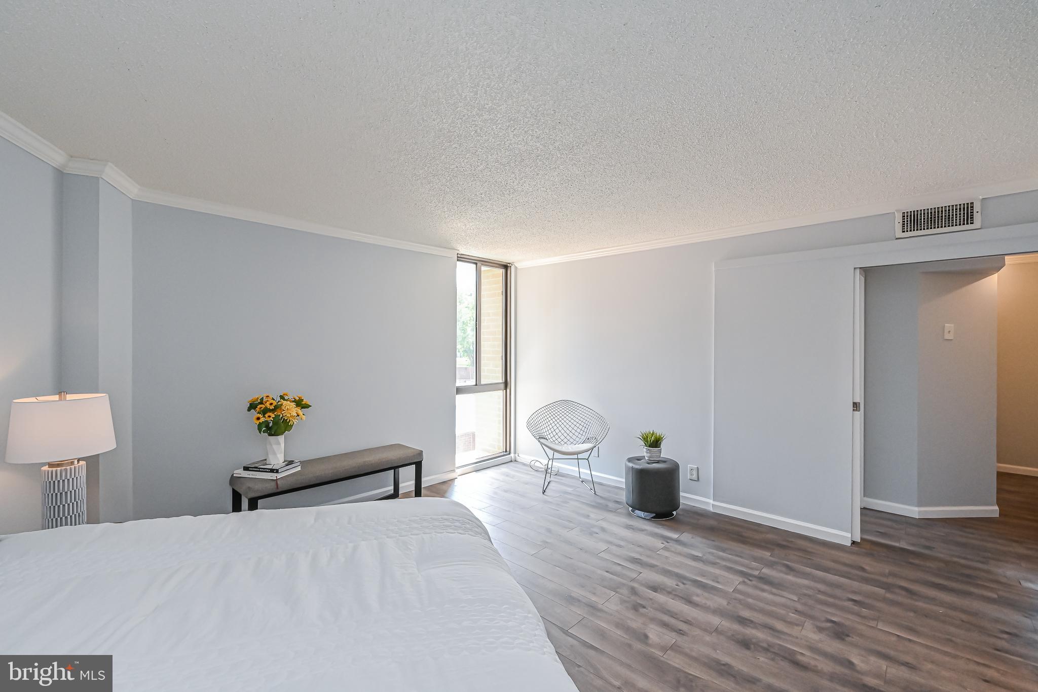 MCLEAN HOUSE - Residential