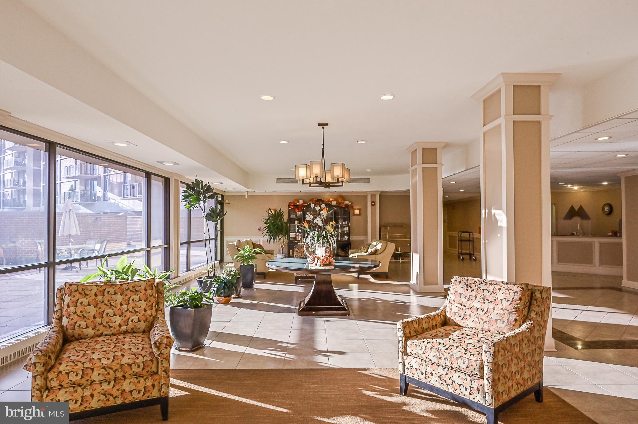 MCLEAN HOUSE - Residential