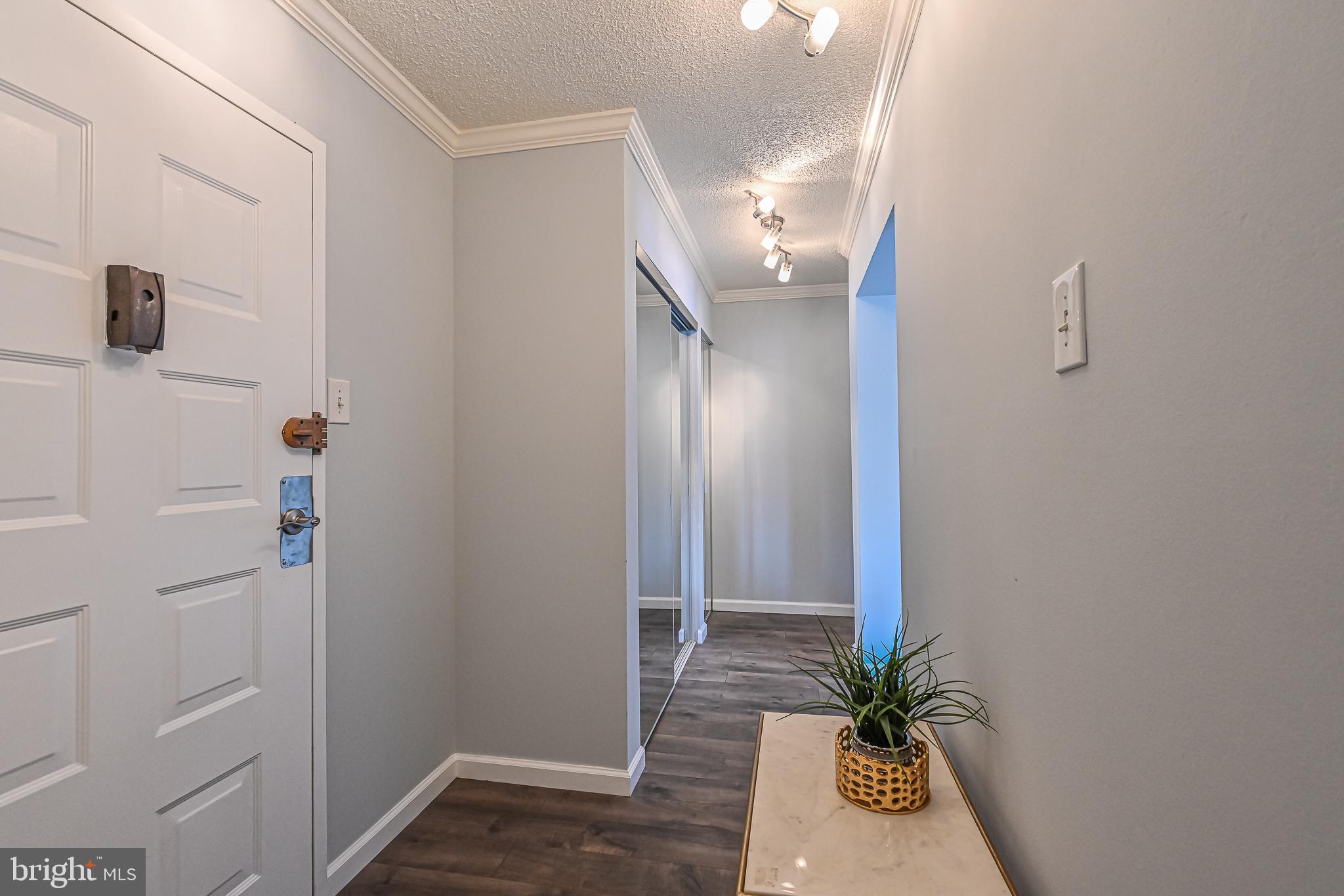 MCLEAN HOUSE - Residential