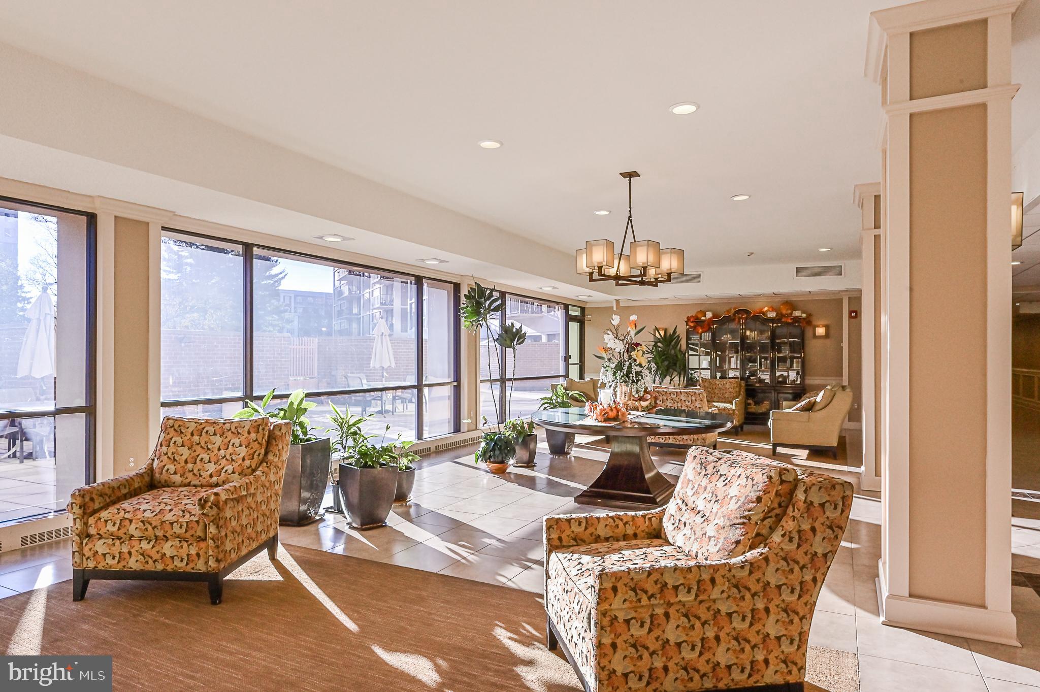 MCLEAN HOUSE - Residential