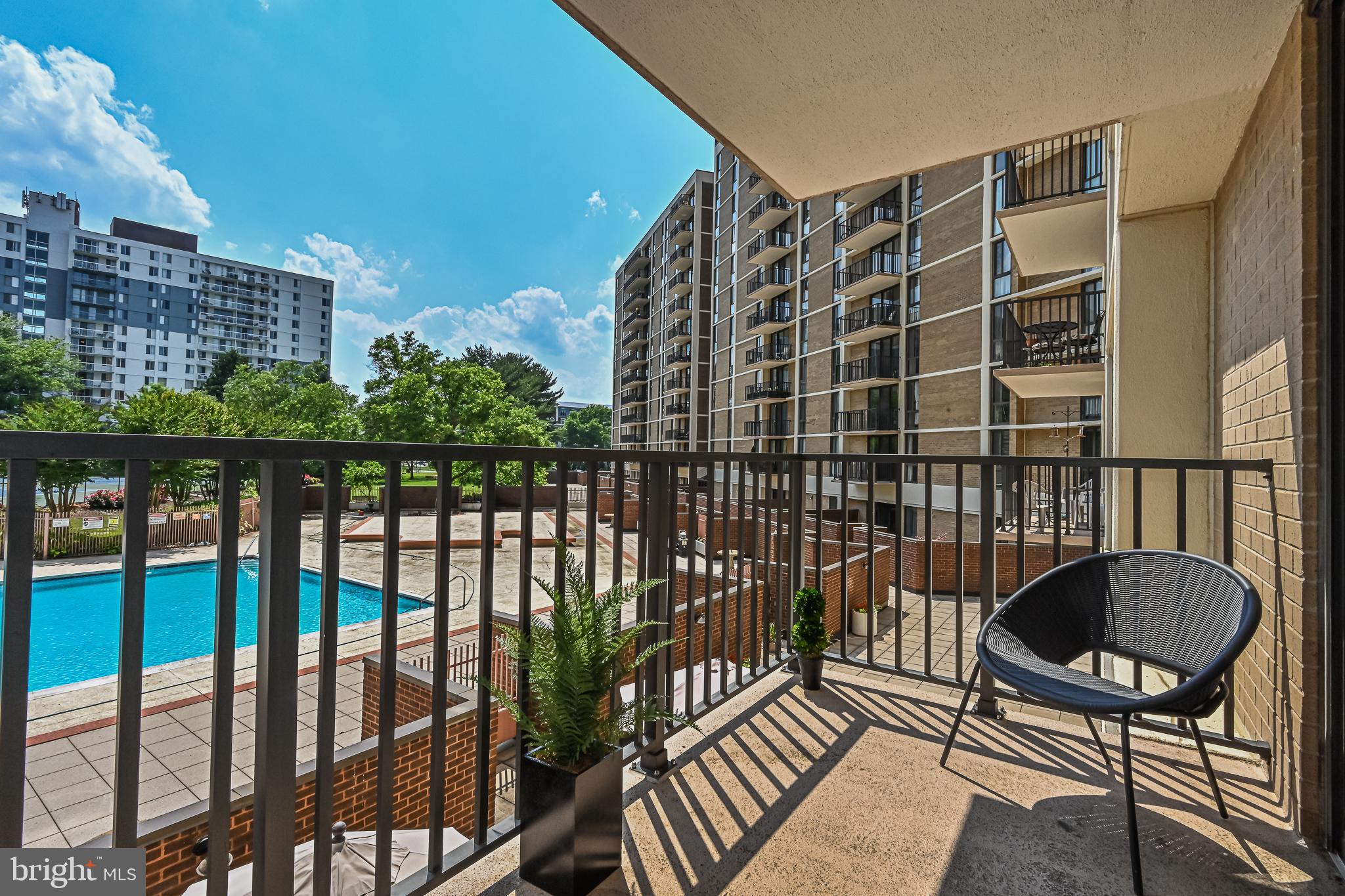 MCLEAN HOUSE - Residential