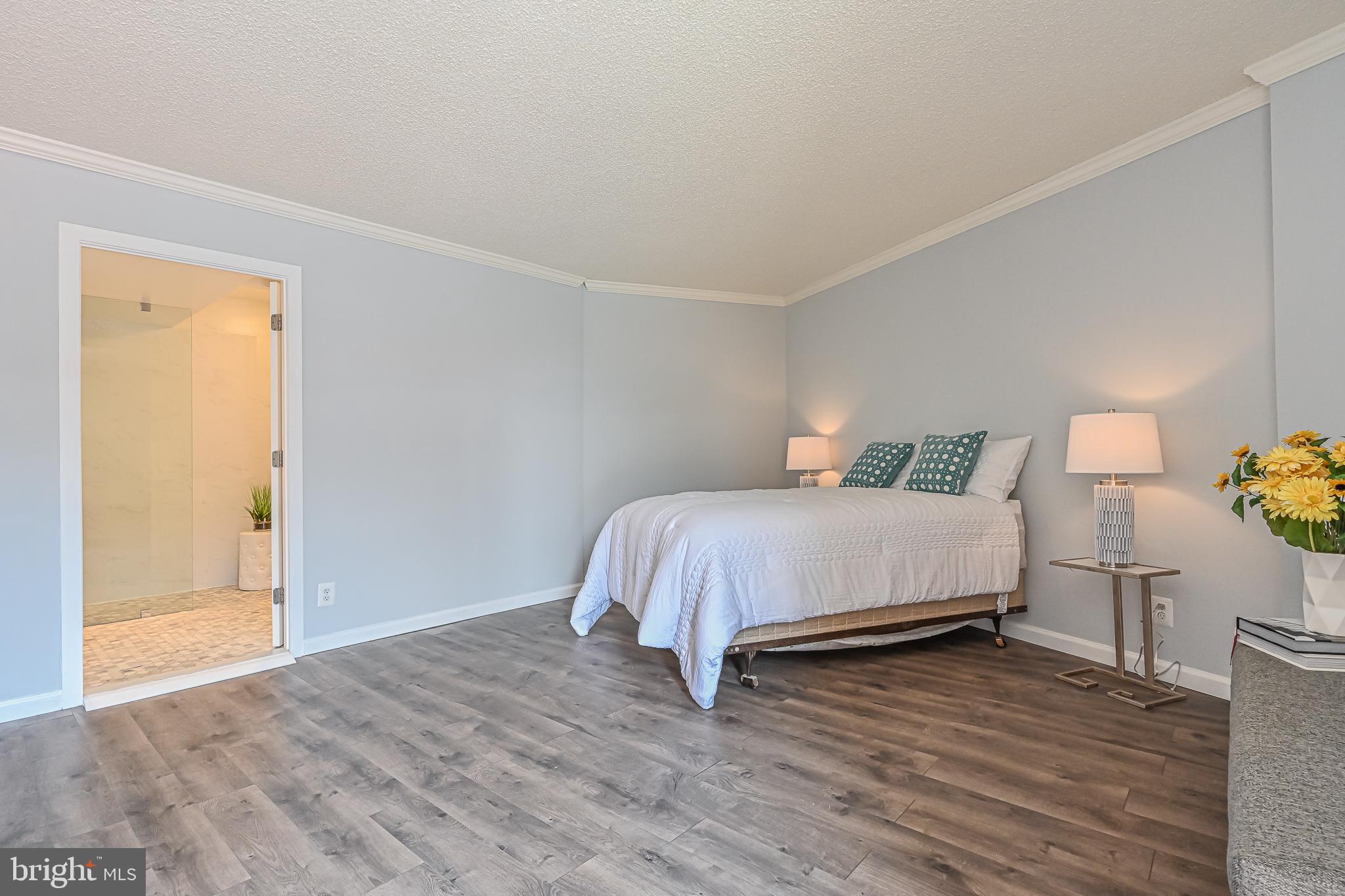 MCLEAN HOUSE - Residential