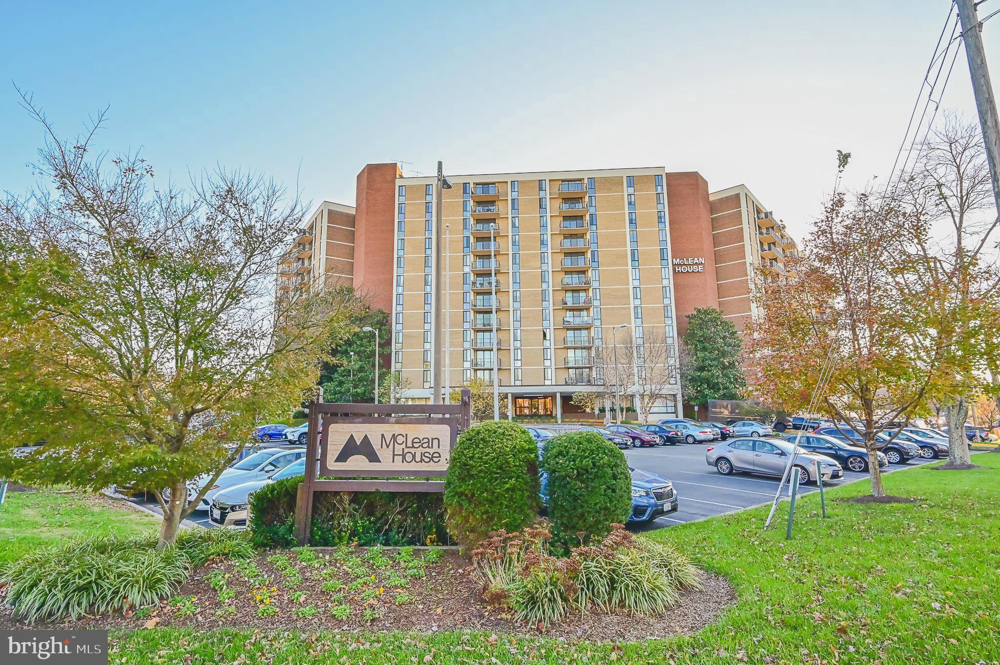 MCLEAN HOUSE - Residential