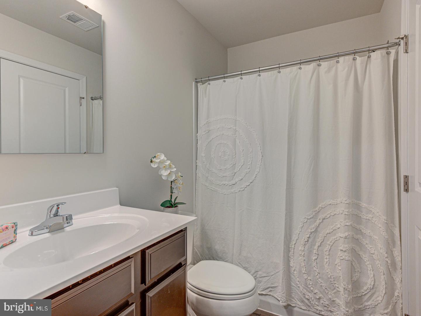 REGENTS CREST - Residential Lease