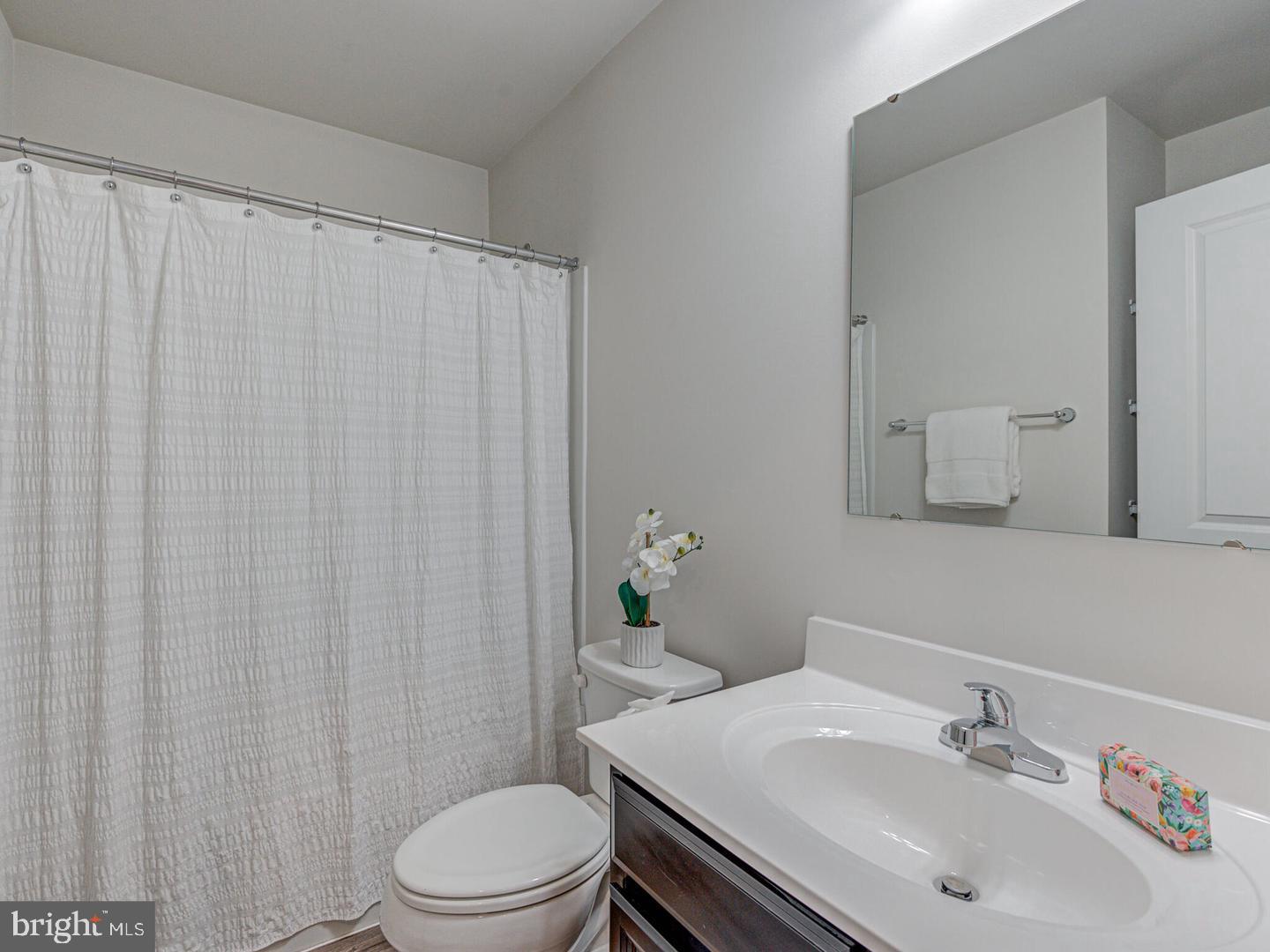 REGENTS CREST - Residential Lease