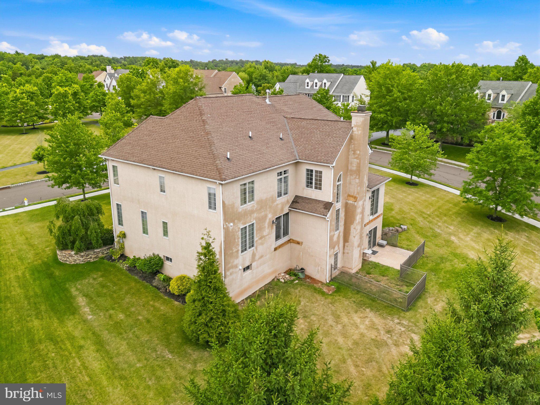 587 WOODVIEW LANE