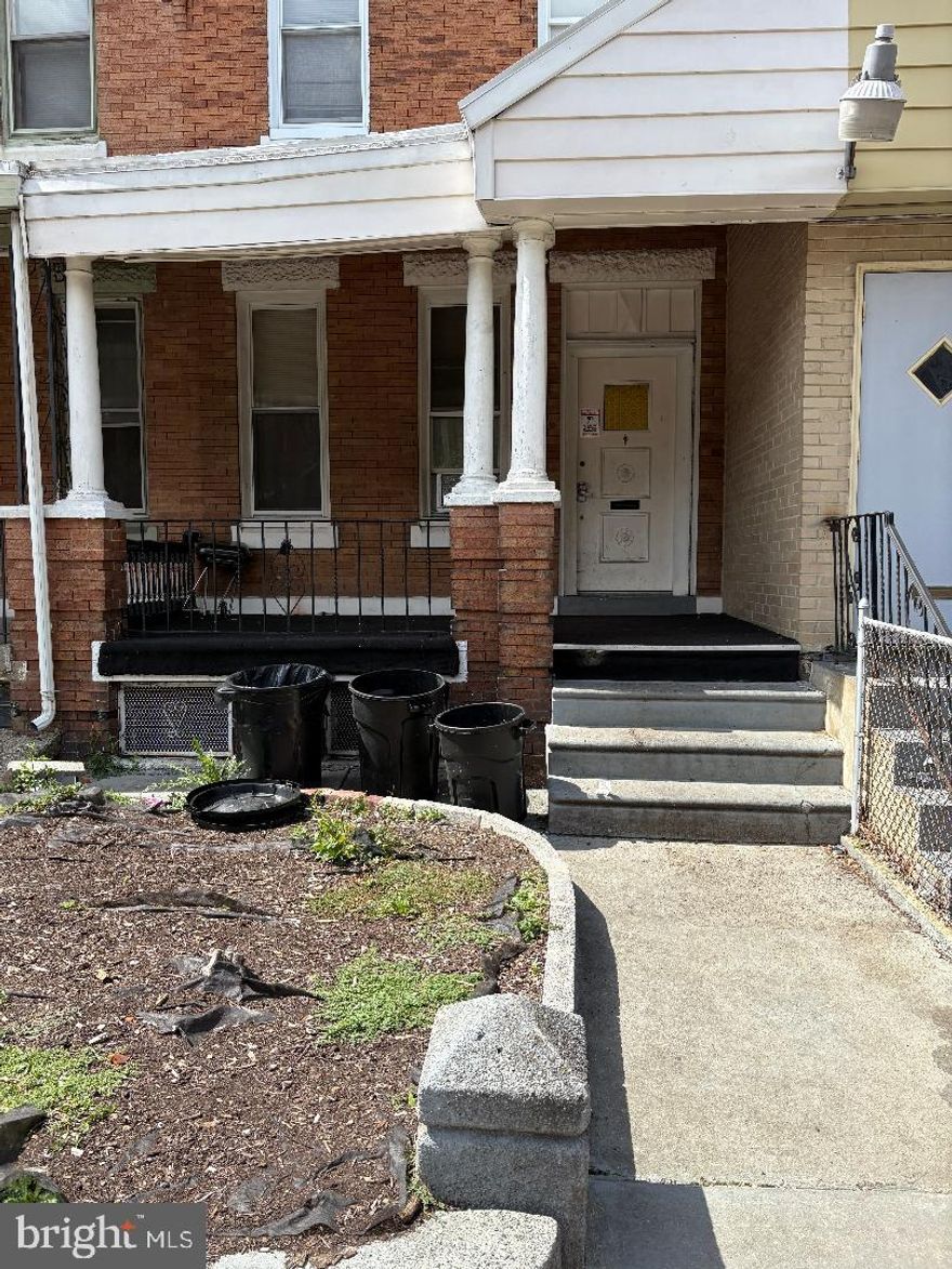 THIS IS A LEGALLY ZONES ROOMING HOUSE WITH 7 TOTALLY FURNISHED BEDROOMS, A SHARED KITCHEN, TWO FULL BATHROOMS AND A COIN LAUNDRY. $4800 MONTHY INCOME. LOCATED FOOTSTEPS FROM TEMPLE HOSPITAL. RECENT LEAD TEST. RENTAL LICENSE IN PLACE. A LOT OF PROPERTIES ARE BEING RENTED BY THE ROOM, BUT WITH THIS PRIZE PACKAGE YOU CAN DO SO LEGALLY