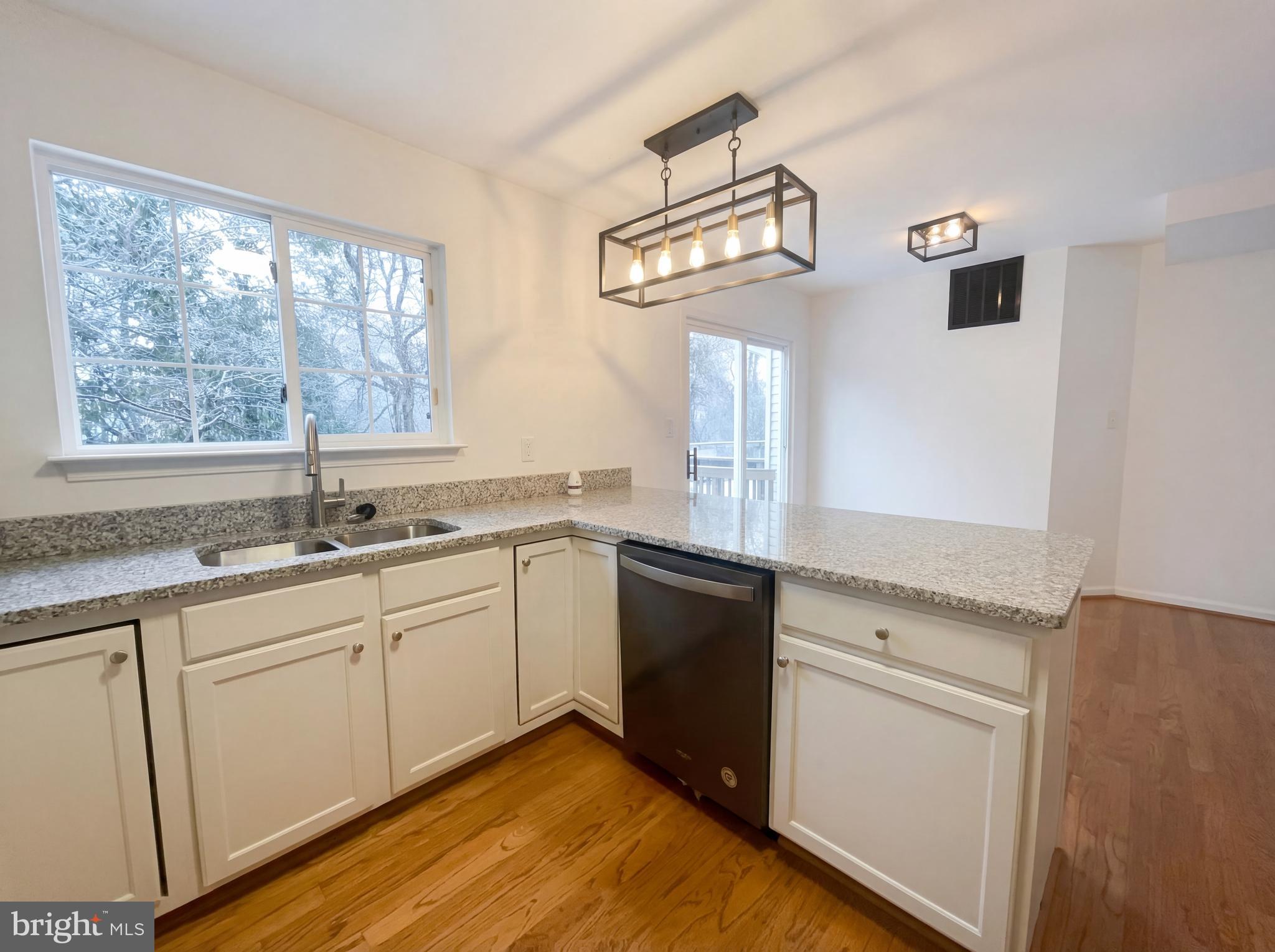 BELMONT STATION - Residential